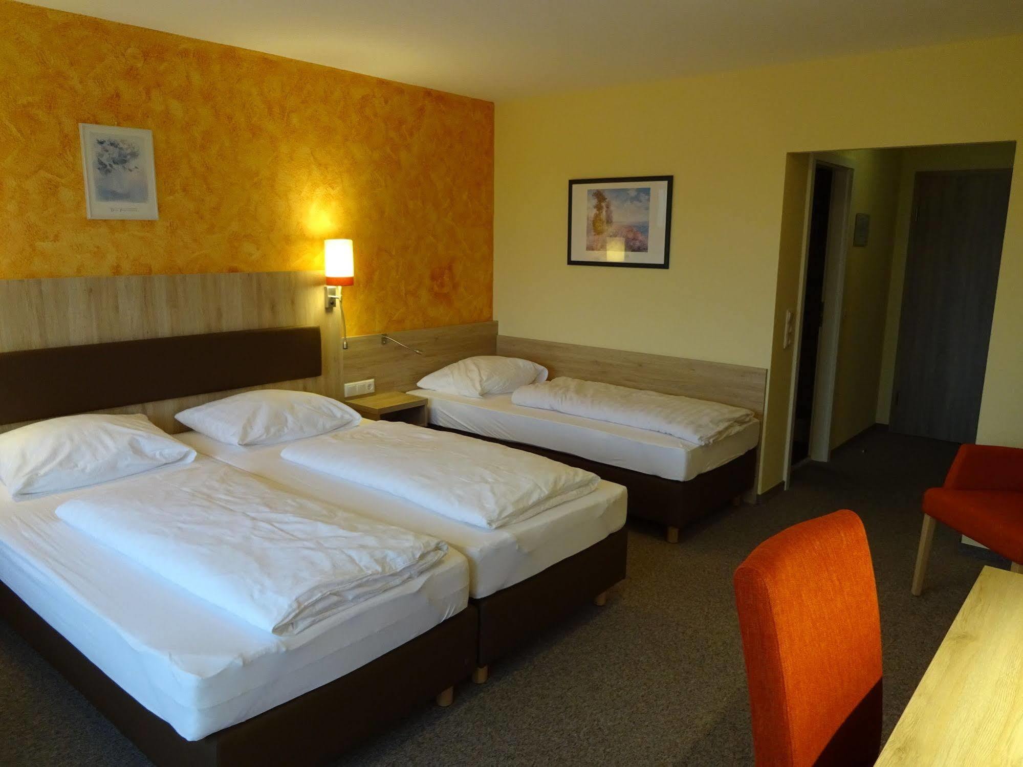 Gasthof Hotel Zum Ross Wertheim Exterior photo